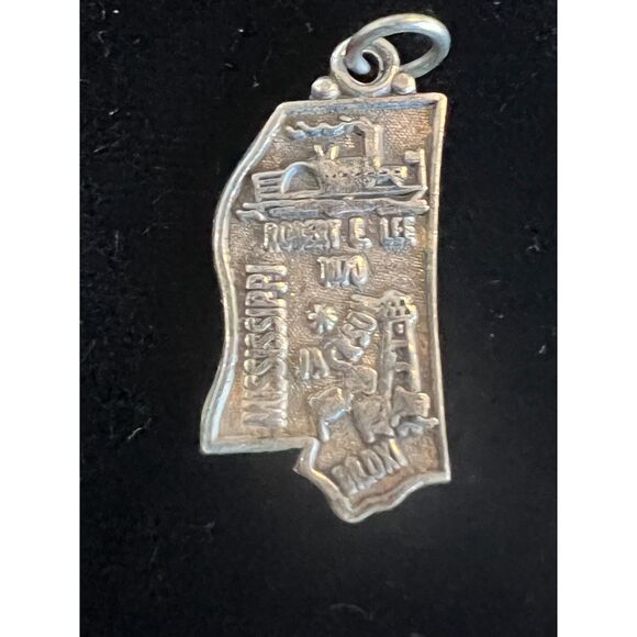 Mississippi Sterling Silver Travel State Map Charm (Flat Charm) - Picture 1 of 2